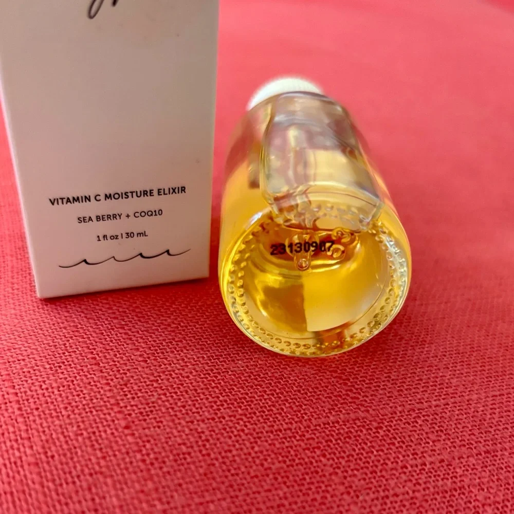 Earth Harbor Calypso Vitamin C Moisture Elixir - Picture 5 of 5